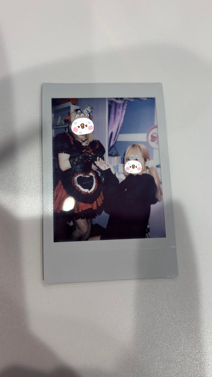 フィズちゃん卒イベありがとうございました！沢山お話したりtiktokとったり百合チェキとったりはぴはぴでした！フィズちゃんには入った当初お散歩から接客から色んなことを教えて貰ってほんとにとっても感謝してます！これからもフィズちゃんの持ち前の明るさを活かして頑張ってね！