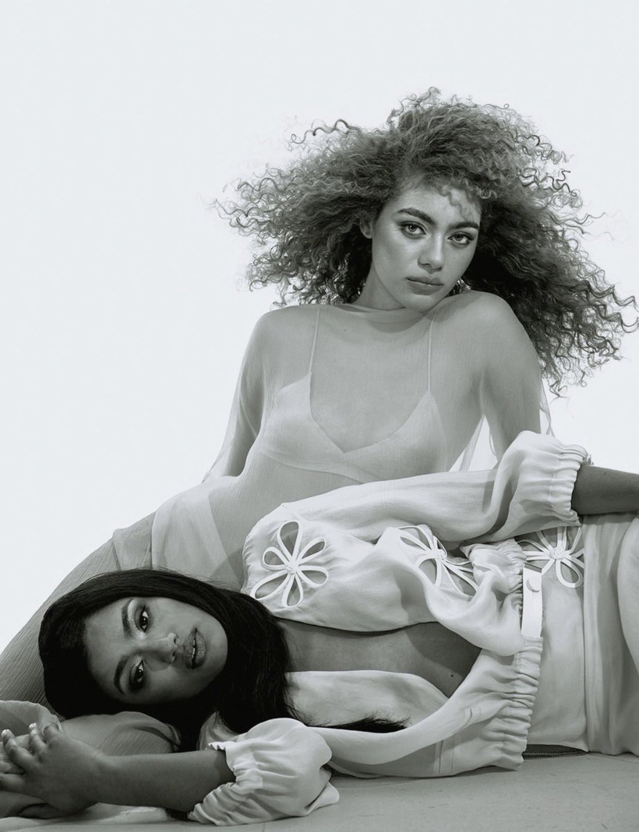 elsa ❅ tweet media