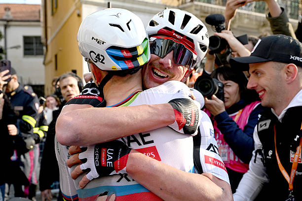 Watts2Win's tweet photo. Quand on voit le numéro de McNulty 🇺🇸 aujourd'hui, on peut se dire que Pogacar 🇸🇮 a (en partie) gagné ce #MilanoSanremo 🇮🇹 à Montréal 🇨🇦 l'an passé !
#LesRP https://t.co/qtfcT5Bot0