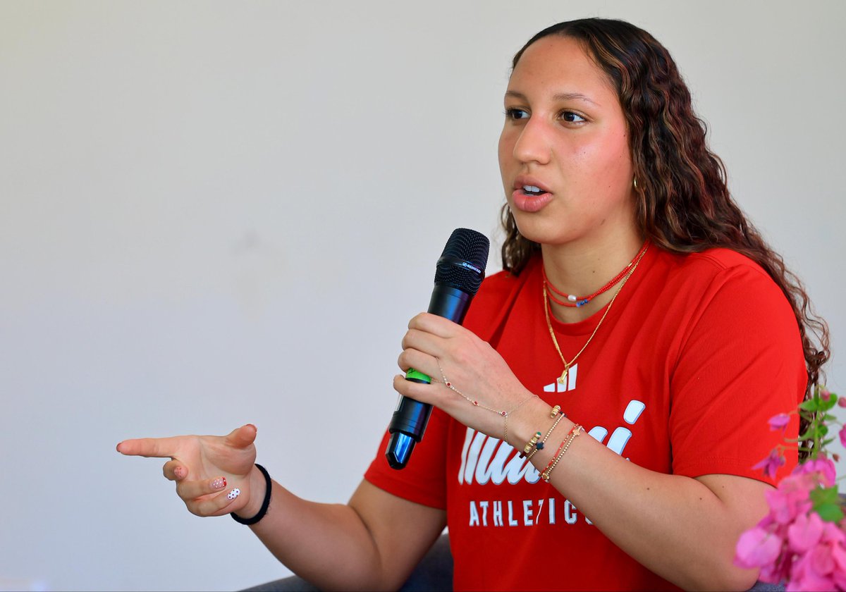indeselsalvador's tweet image. #Natación 🏊🏼 | Ivanka Bukele, beneficiaria del Programa Esfuerzo y Gloria, e Isabella Alas compartieron un conversatorio con nadadores nacionales sobre su experiencia como atletas de División I en Estados Unidos.

#ConstruyendoElCamino