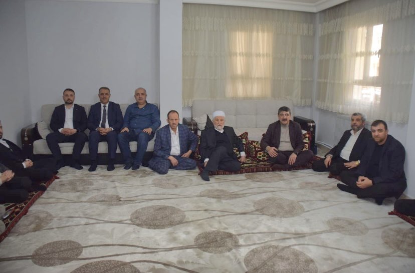sevgilienes75's tweet photo. Aile misafirhanemizi ziyaret eden milletvekilimiz sayın Ferhat NASIROĞLU İl Başkanımız sayın Hüseyin ŞANSİ Ak Parti MKYK üyemiz sayın Murat ÇİÇEK Merkez İlçe Başkanımız sayın Fatih DOĞU ve il yönetimimize bu nazik ziyaretleri için teşekkür eder çalışmalarında başarılar dileriz https://t.co/RBce5irp45