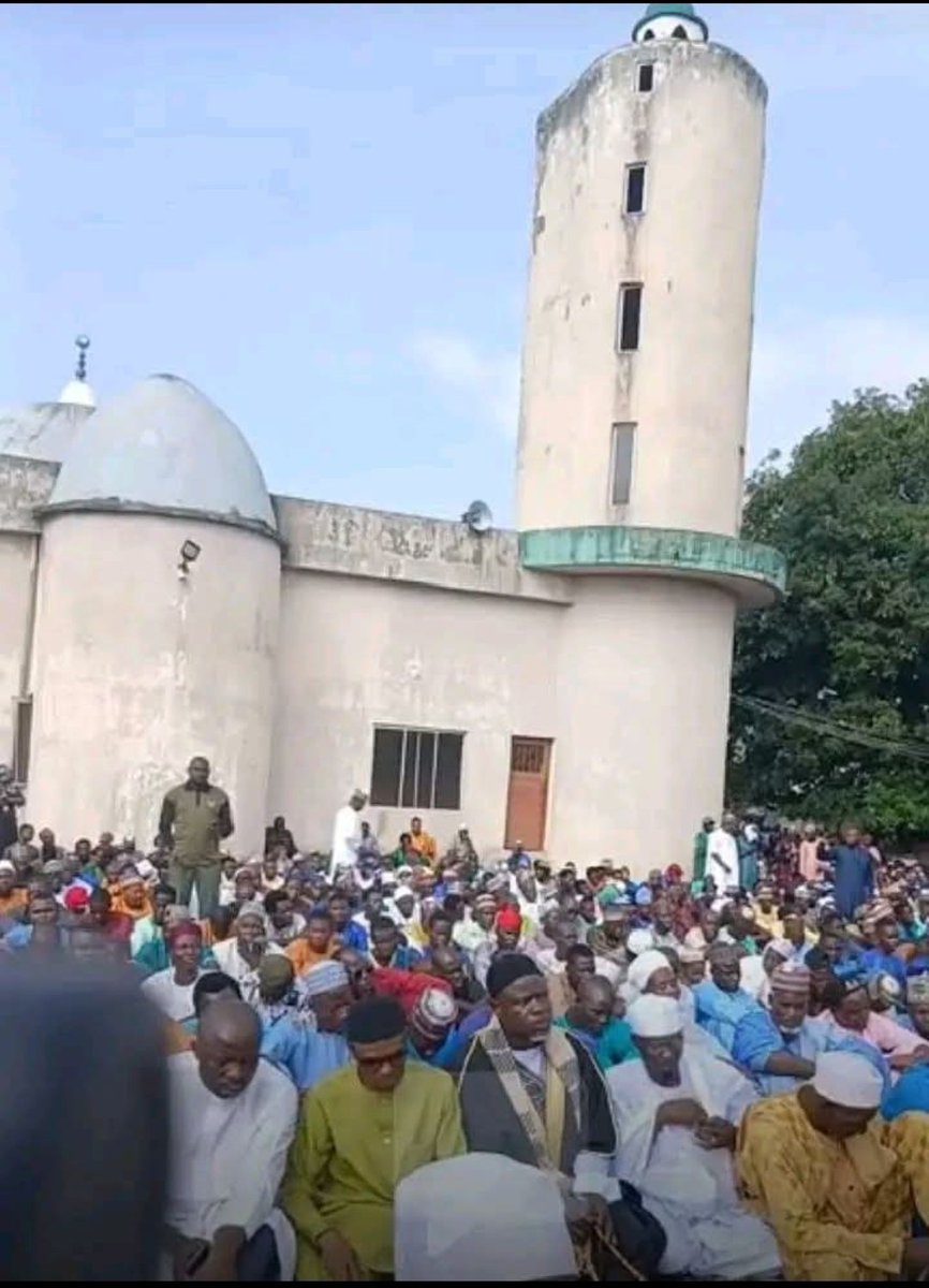 Sister__ tweet media