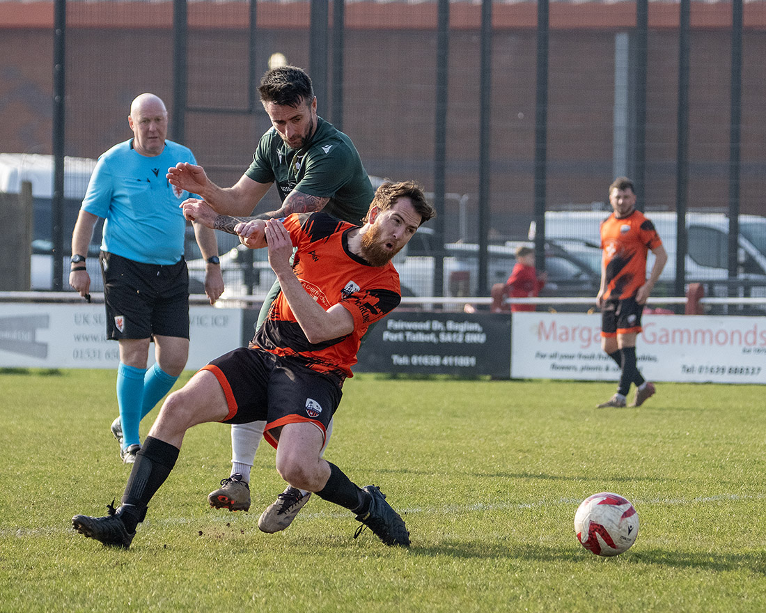 ActionTog4ever's tweet photo. FT: @SWPLInfo @AfanUnited_FC 3-0 @aber_valley_fc _ Another outstanding display by Afan see Two goals from Dylan Edwards and one from Cam Underwood see us home without conceding. Well played lads! https://t.co/ZufU25xCRI