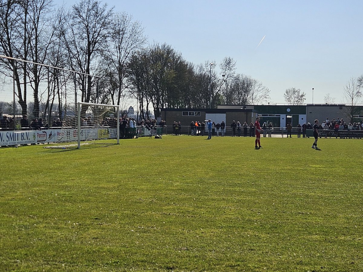 Dutch Non-League Dog tweet media