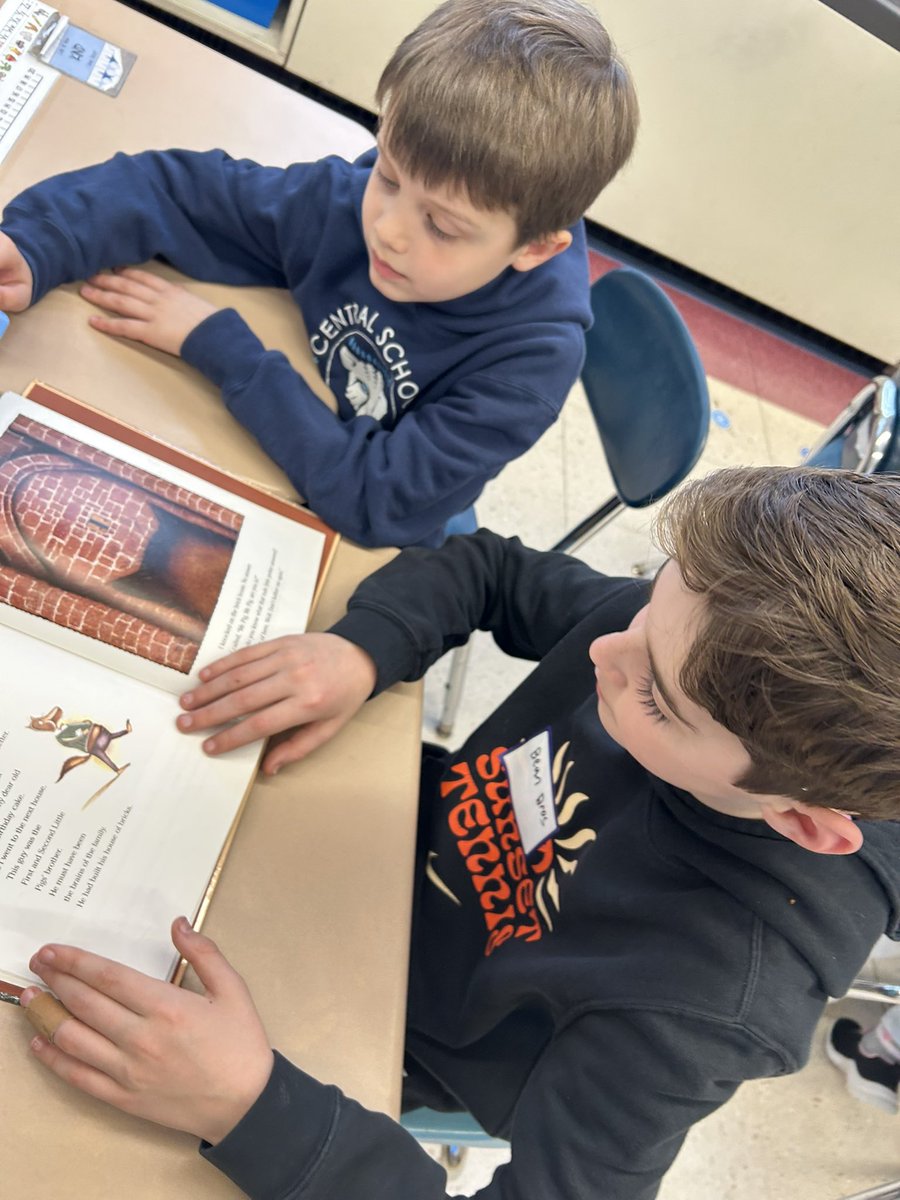 Miss Hood tweet media