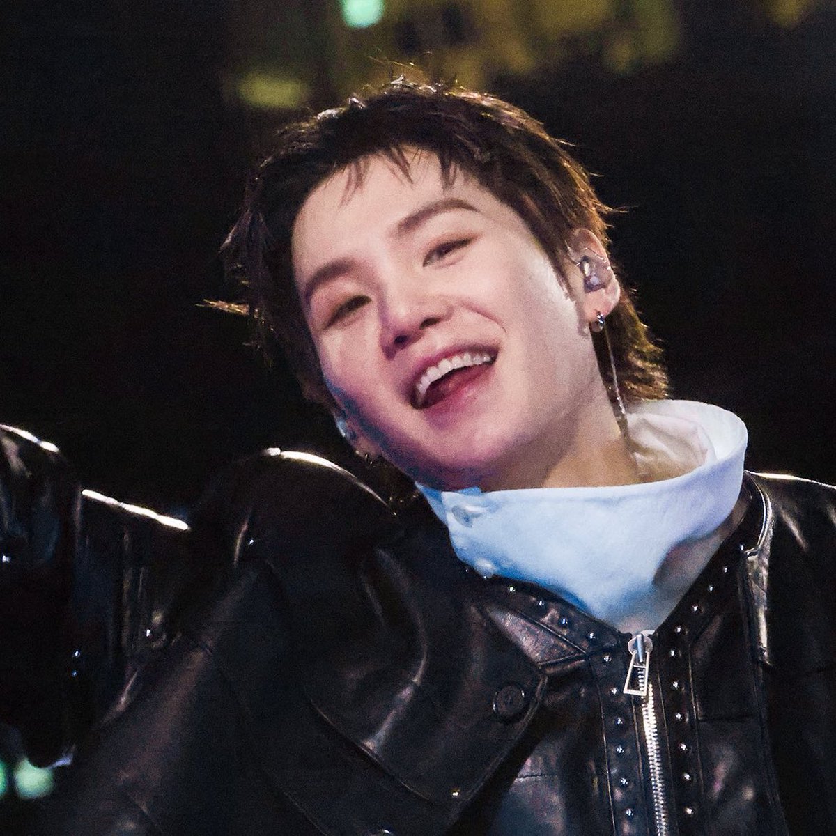 daily yoongi teef tweet media