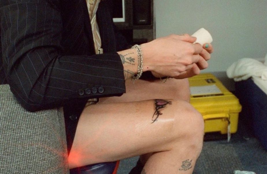 georli4evr's tweet photo. george’s ‘C’ tattoo for charli <3 https://t.co/JLGqowi7Id