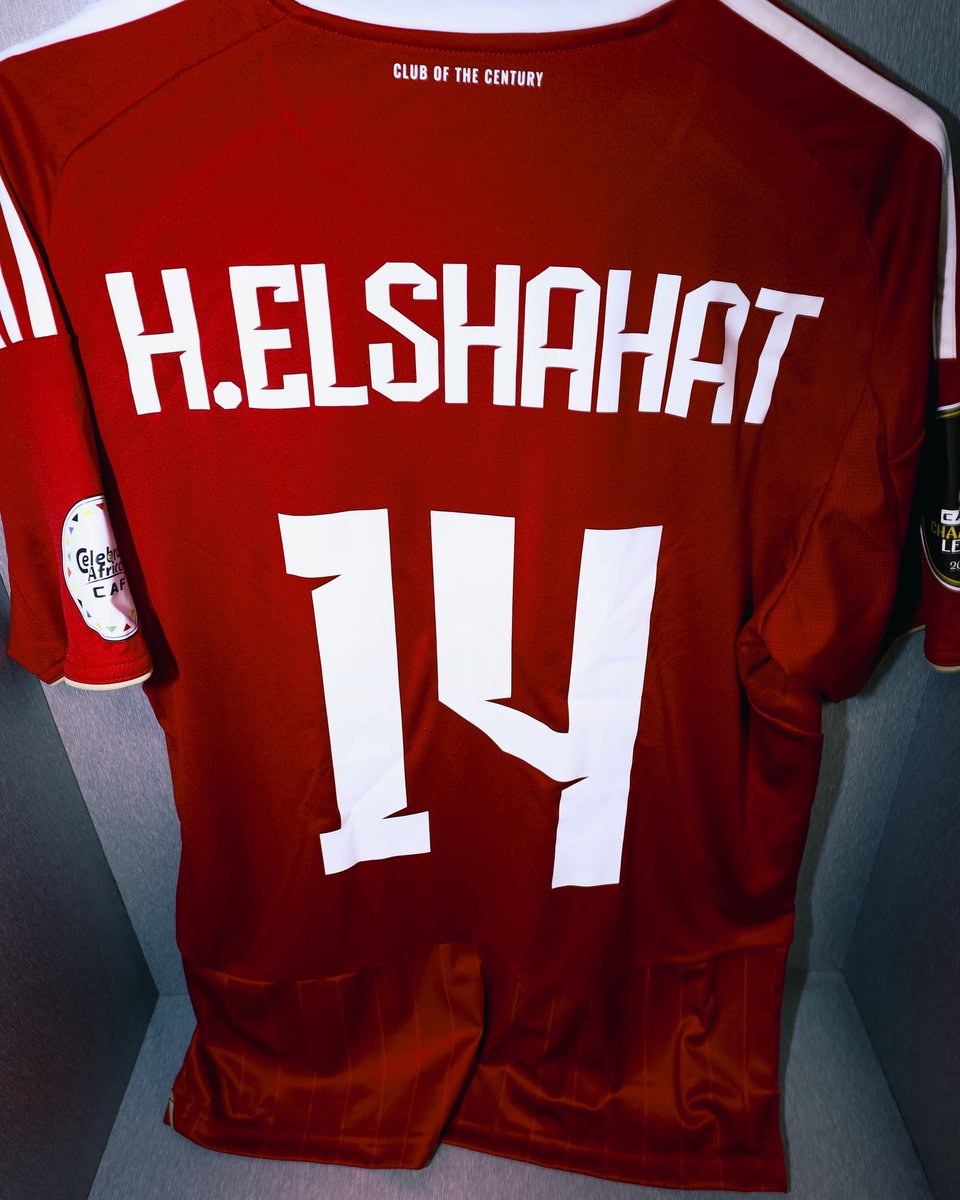 AlAhly's tweet photo. غرفة ملابس فريقنا 👌 https://t.co/MryF3Wuu0q