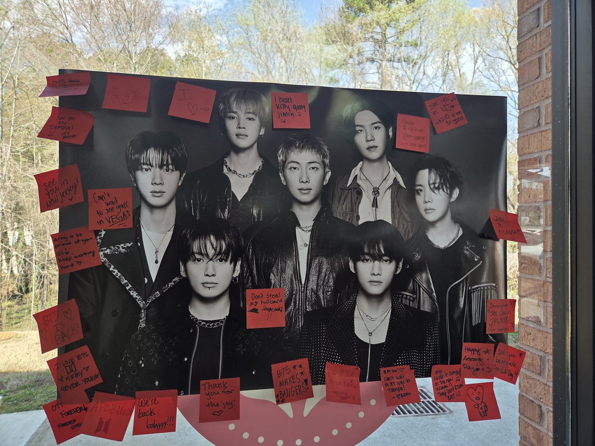 yoongurtmoon's tweet photo. @BTSxAtlanta Thank you for this!!! This was FANTASTIC 💜💜 https://t.co/36QQuic4U4