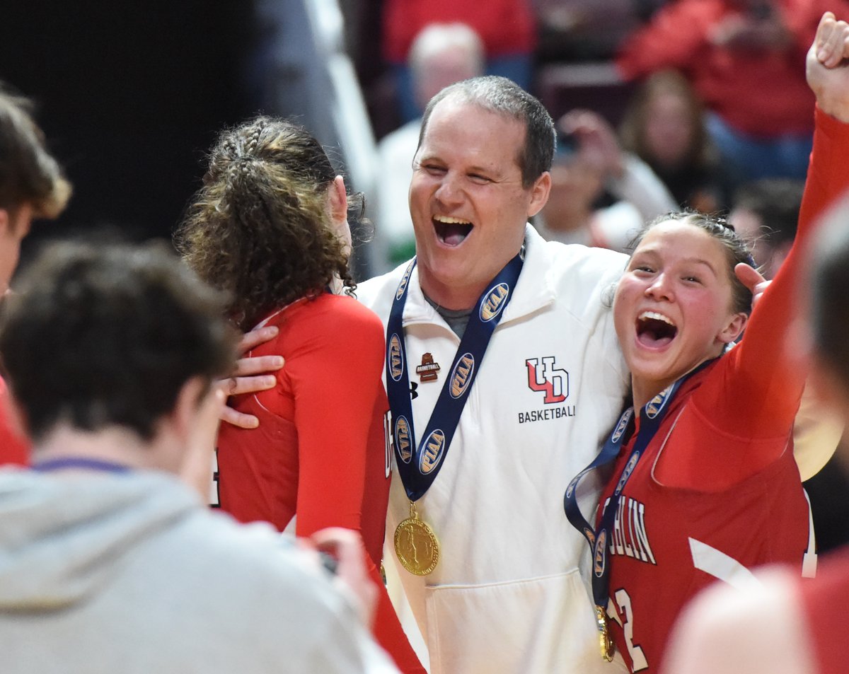 mpcabrey's tweet photo. GIRLS #BASKETBALL: Upper Dublin stands together, downs Dallastown for PIAA-6A championship (By @ADRobinson3) https://t.co/PSS0XjA1CM https://t.co/g9Ft97vkrk