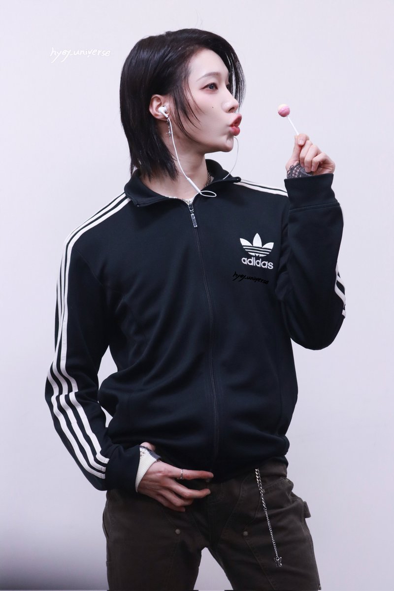 𝓱𝔂𝓮𝔂𝓾 tweet media