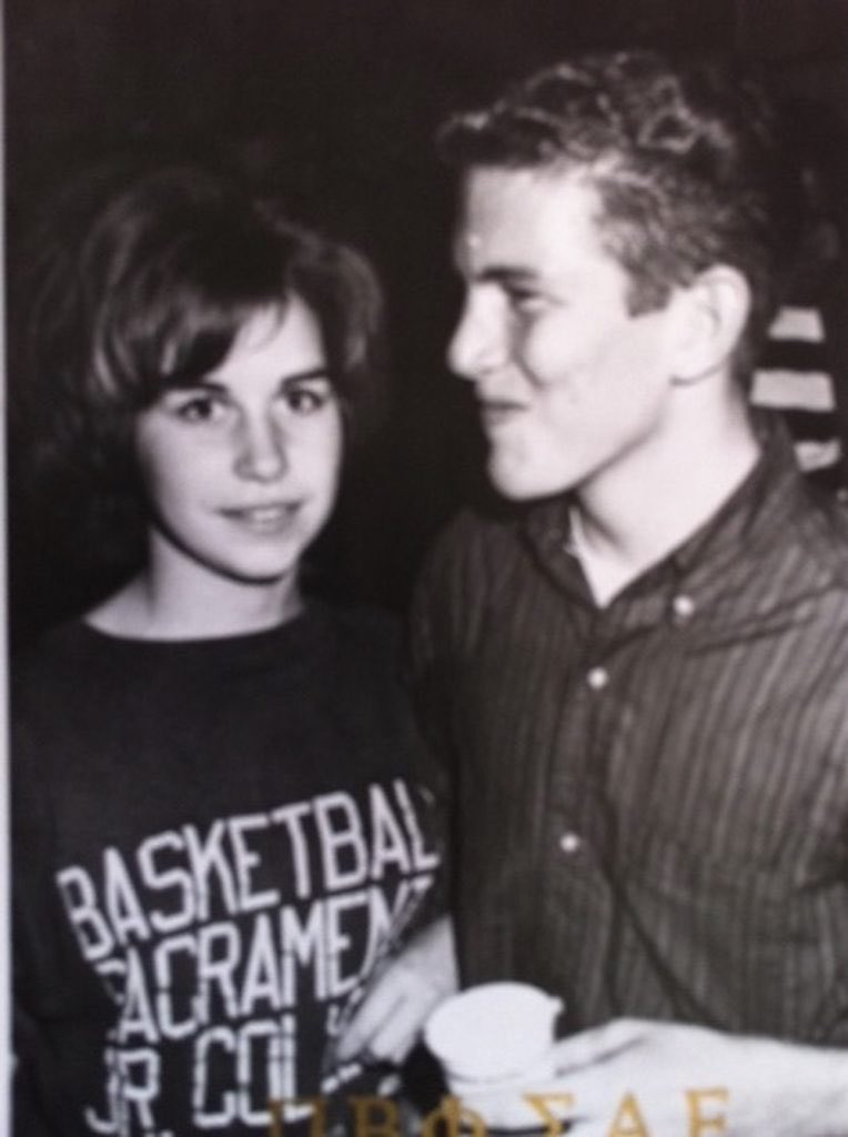 1976 Live tweet media