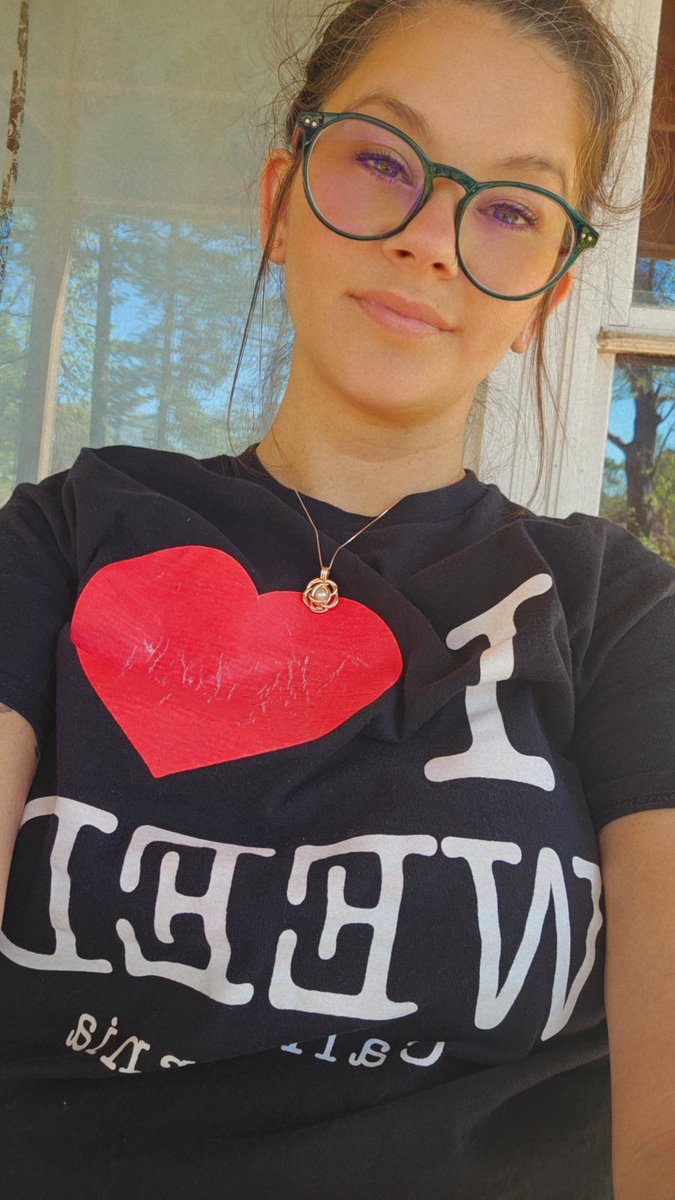 EnchantedRae✨ tweet media