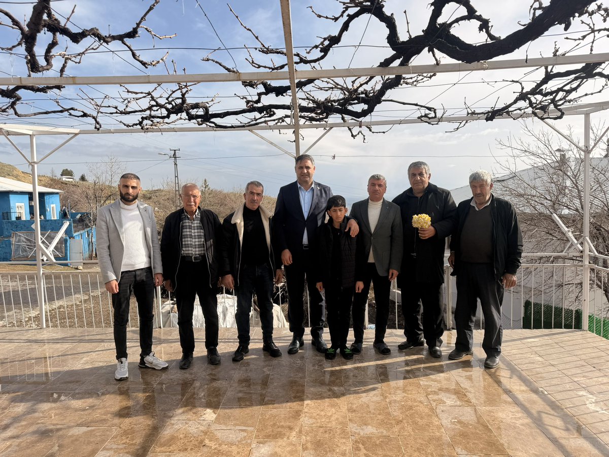 Bayram vesilesiyle, 2024 Yerel Seçimlerinde Cumhuriyet Halk Partisi Gerger İlçe Belediye Başkan Adayı olan dayı oğlumuz  Sayın Nazım KAYA’yı ziyaret ettik.

Gerger ilçemizin sorunlarını, mevcut durumu ve önümüzdeki sürece dair samimi bir hasbihal gerçekleştirdik. 🤲👏🙏🫶