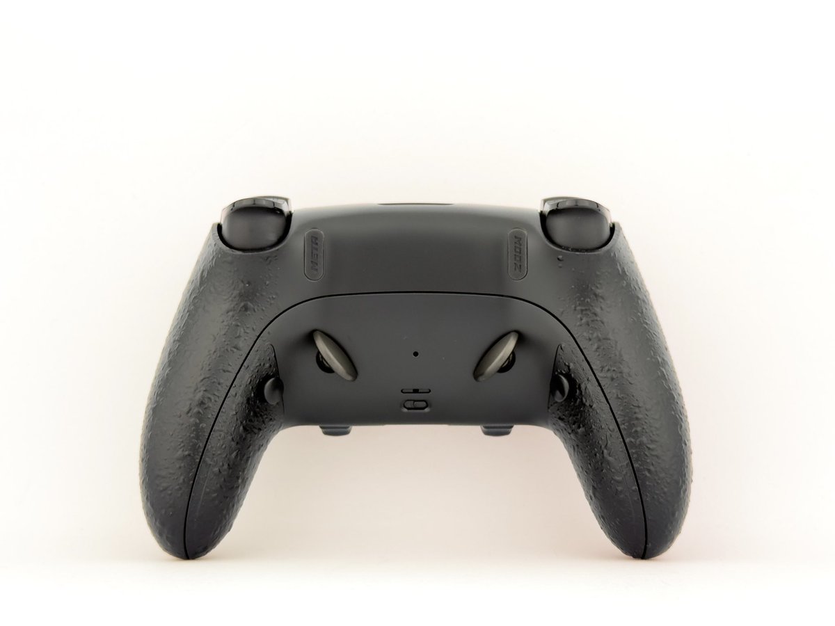 Custom PS4 controller &amp; Edge Send-In heading out to <a href="/Sinan626291/">BlackWhite62</a> ⚫️

PS4 Controller
• 4 Meta Back Buttons
• Custom Button Placement
• Meta Triggers + Bumpers
• TMR Sticks
• Edge Thumbstick Caps
• Black Button Kit
• USB-C Conversion

Dualsense Edge refurbished &amp; upgraded w/