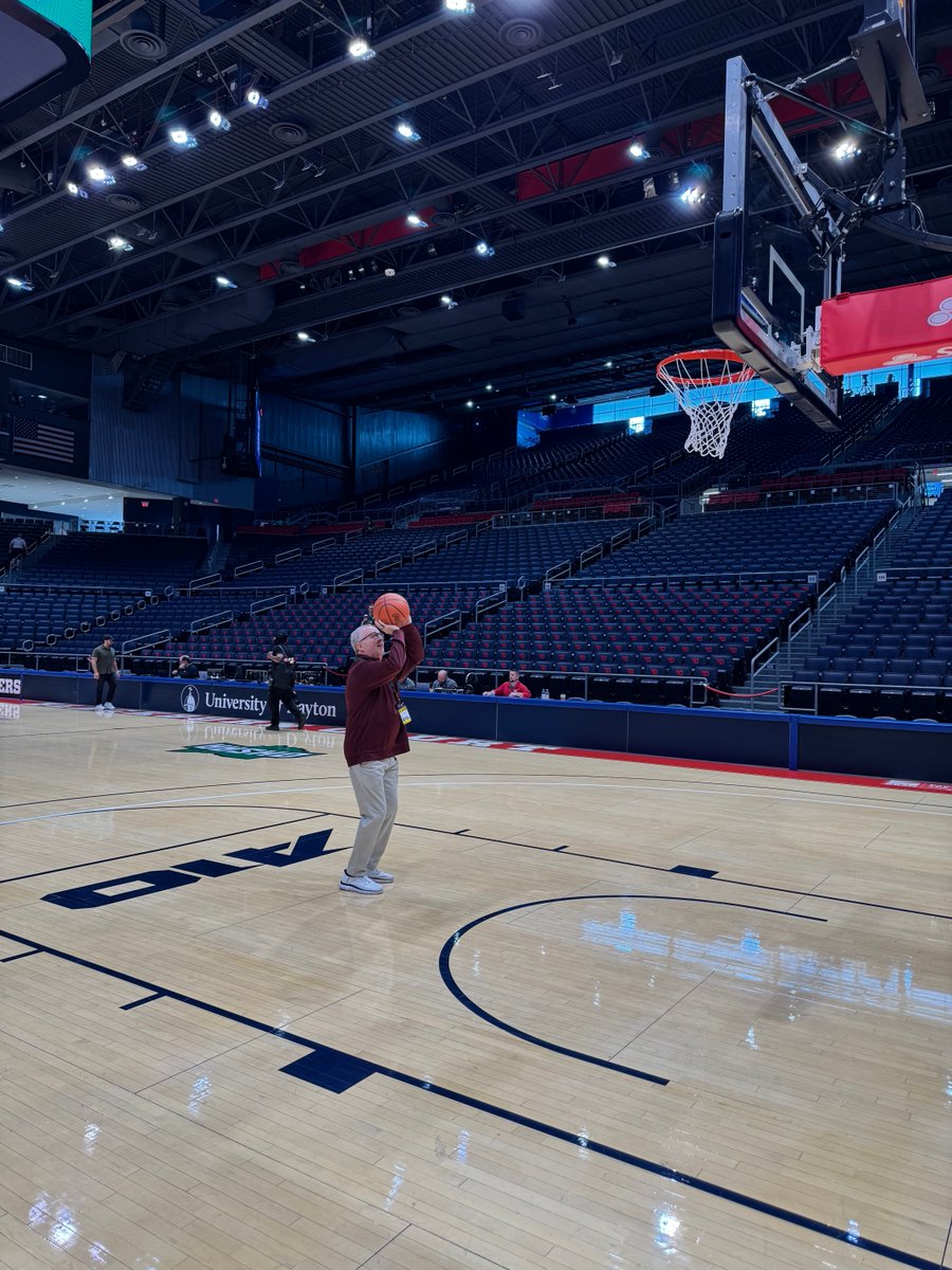 Twitch22AD's tweet photo. Getting a few shots in before the games. https://t.co/vZcHJtI8zv