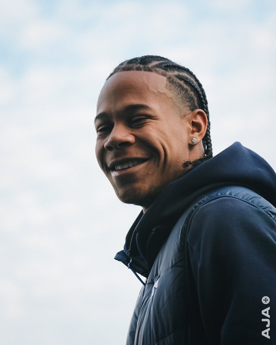 Vos joueurs sont là ! 👋#TeamAJA #AJASB29 pic.