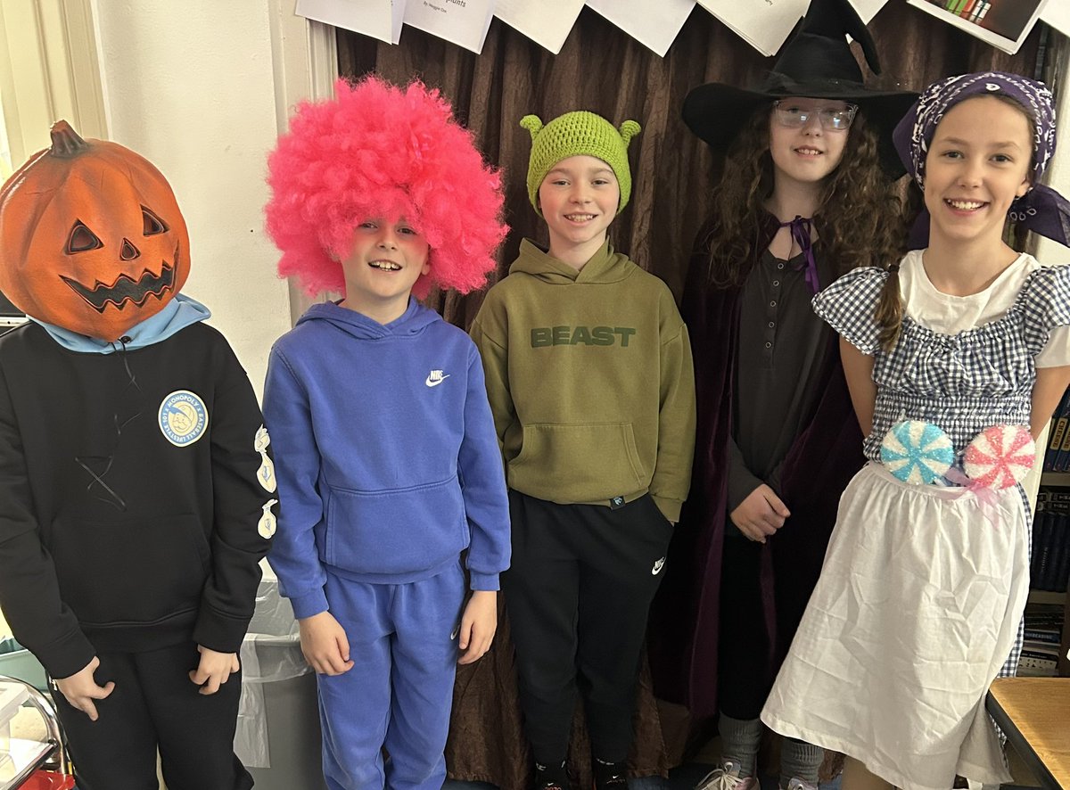 Miss Hood tweet media