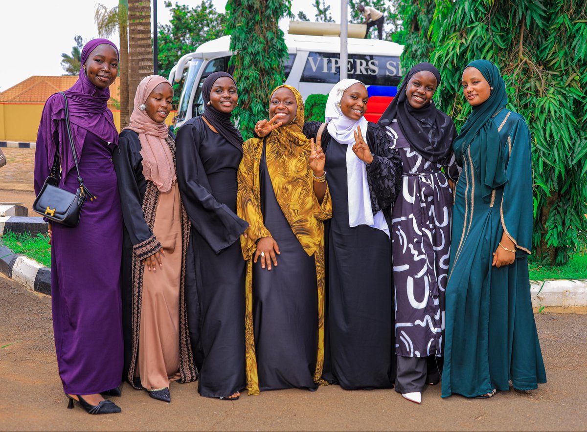 StMarysKitende tweet media