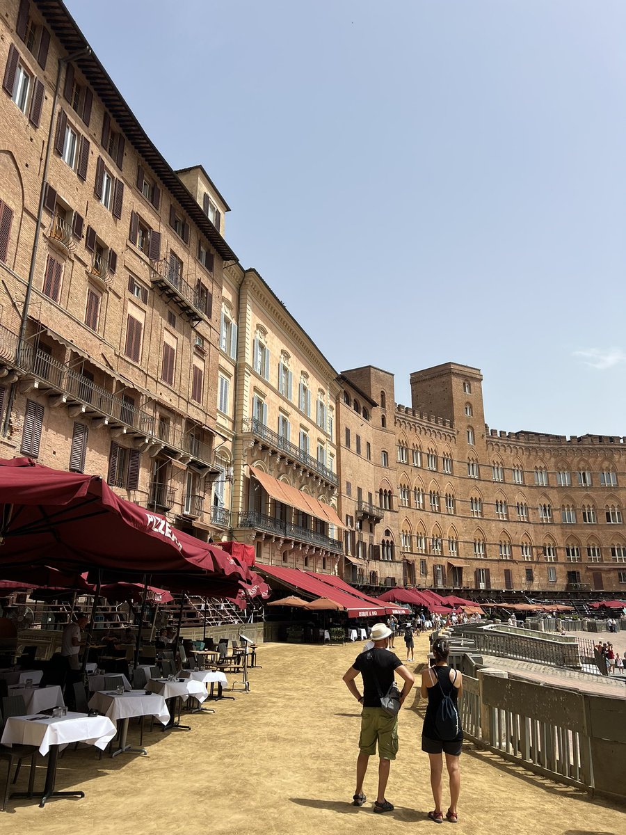 หนมว่า tweet media