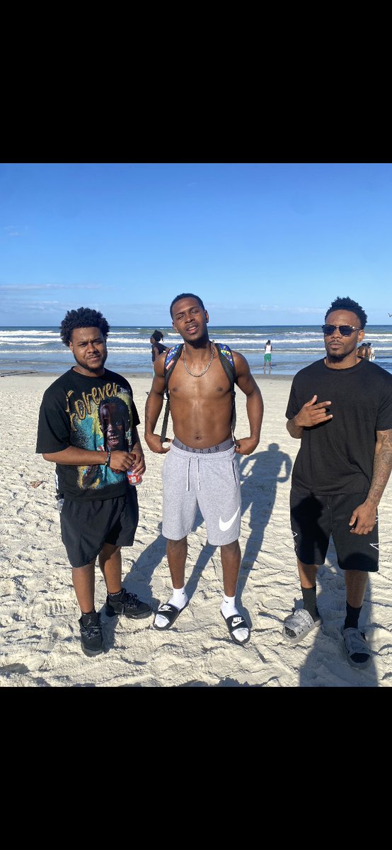 Adelyas Reaves tweet media