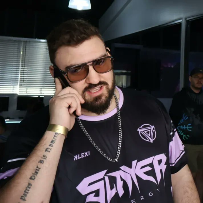 FE4R quiN tweet media