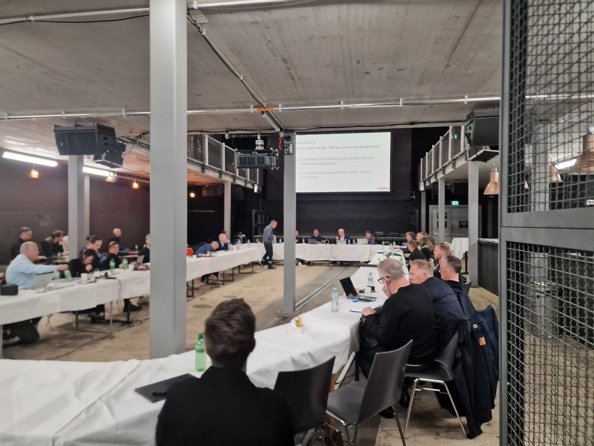 Oliver_Imfeld's tweet photo. eine Woche  im Sinne der #SMPA unterwegs - am Montag in Bern bei unserem gemeinsamen #montagstanz Anlass mit der SBCK mit rund 25 Bundesparlamentariern, am Donnerstag in Zürich am #SMA im Hallenstadion und am Freitag an der Vereinsversammlung der #SMPA und danach noch am M4Music! https://t.co/ssXUaioYqd