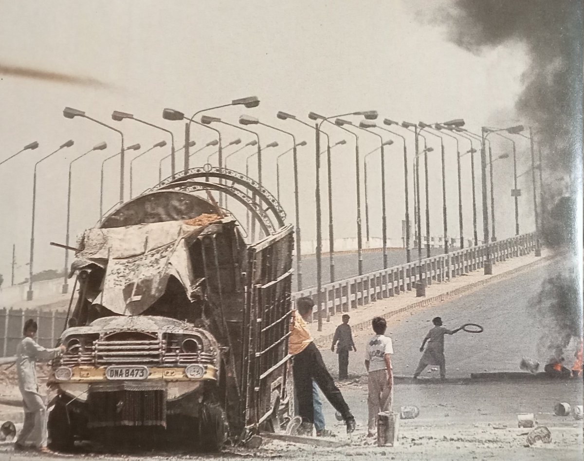 IndiaHistorypic's tweet photo. In 1991 Indian Intelligence Agencies Infiltrated Both MQM and Karachi Gangs 

In 1995 Karachi Areas Like Korangi, Malir, Pak Colony, Gulbahar &amp; Liaqatabad Became No Go Areas Due to Violence by MQM Cadre and Karachi Gangs 

In Karachi Off Duty Pakistan Army Officers Were Killed https://t.co/3rmENfWjv6