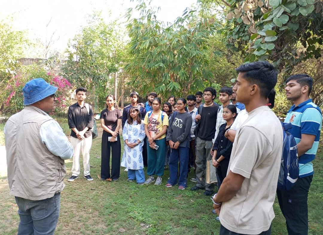 harithkram's tweet photo. On the occasion of the International Day of Forests, Harithkram chose to begin the day amidst the Aravalli forest of Tughlaqabad.
Lead by Dr. Vivek, Scientist, Tughlaqabad Biodiversity Park along with Mr. Ankur, Nature Education Officer. https://t.co/9OE3xhCtsm