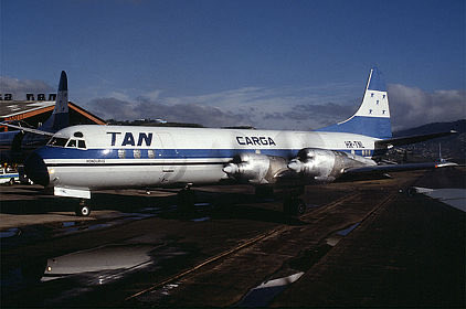 hn_spotters's tweet photo. 21 de marzo pero de 1990 la aeronave Lockheed L-188CF Electra / HR-TNL de TAN Honduras (Transportes Aéreos Nacionales) cubría su ruta habitual MIA-SAP-TGU operando El Electra se aproximó a la pista 01 de Tegucigalpa impactó contra las laderas sur del Cerro Hula https://t.co/BbA4sOxvhp