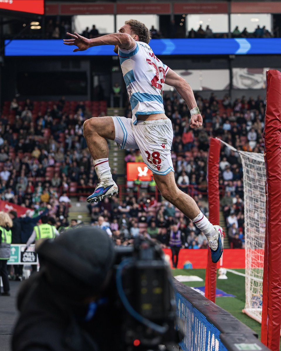 <a href="/Stead/">Rob Stead</a> got the photo of the season right here