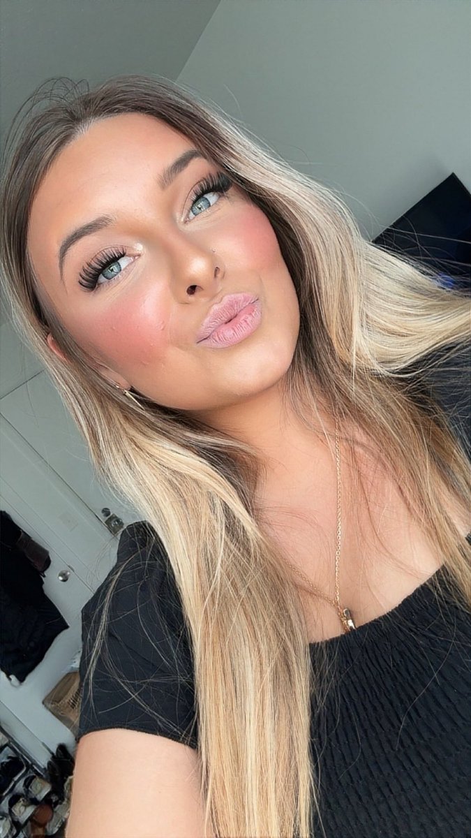 XO.Veronica tweet media