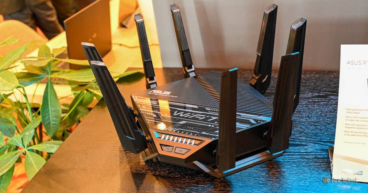 How-To Geek tweet media