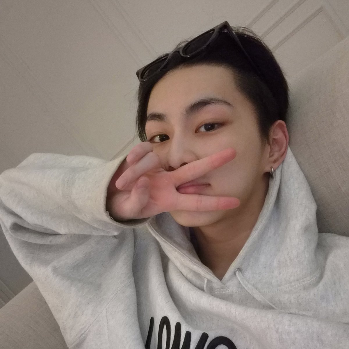 .ᐟ tweet media