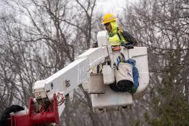 bhhsHendrick's tweet image. Strong ice storms and high winds hit Northern Michigan, causing widespread power outages. Stay safe and stay connected. ⚡❄️ #MichiganWeather #SafetyFirst