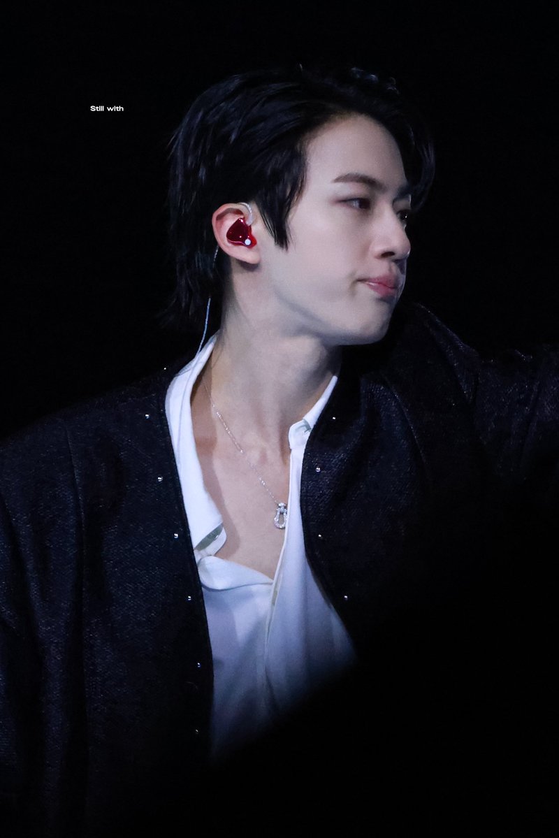 Still with tweet media