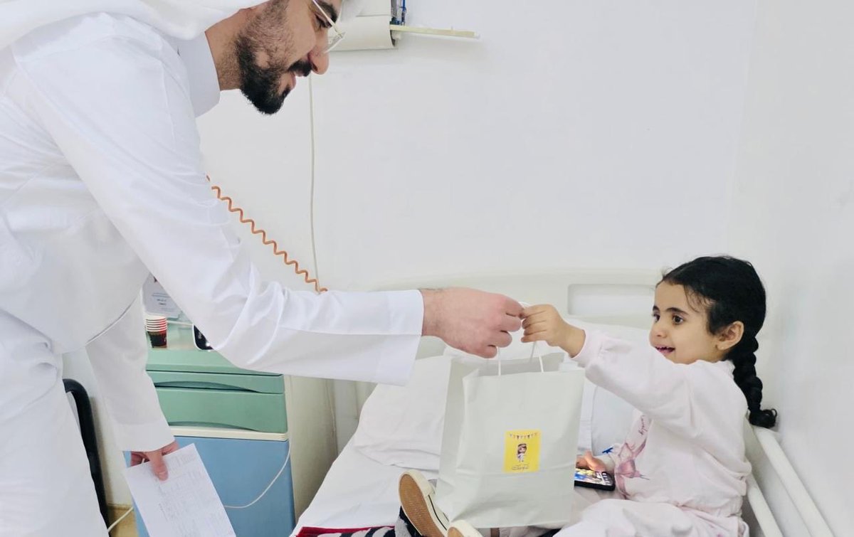HBHCluster's tweet photo. أقام منسوبو مستشفى الولادة والأطفال، أحد مكونات #تجمع_حفرالباطن_الصحي، حفل معايدة بمناسبة #عيد_الفطر_المبارك 
شهد الحفل مشاركة عدد من الموظفين ومستفيدي خدمات المستشفى، كما تم تنظيم زيارة للمرضى المنومين لمعايدتهم وتوزيع الهدايا عليهم. https://t.co/SeSAYSDHsk
