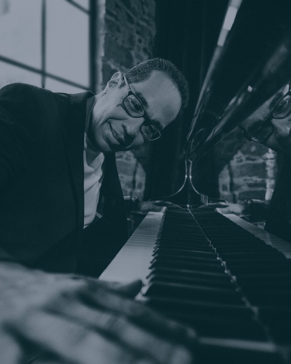 Explore Charleston tweet media