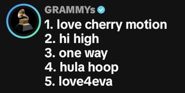 chuu.lvr tweet media