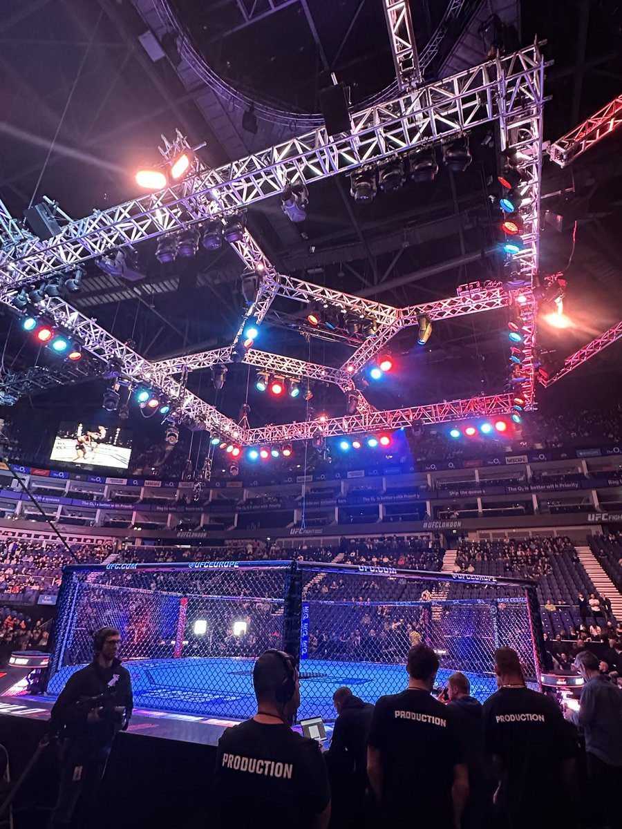 Lewis Thompson tweet media