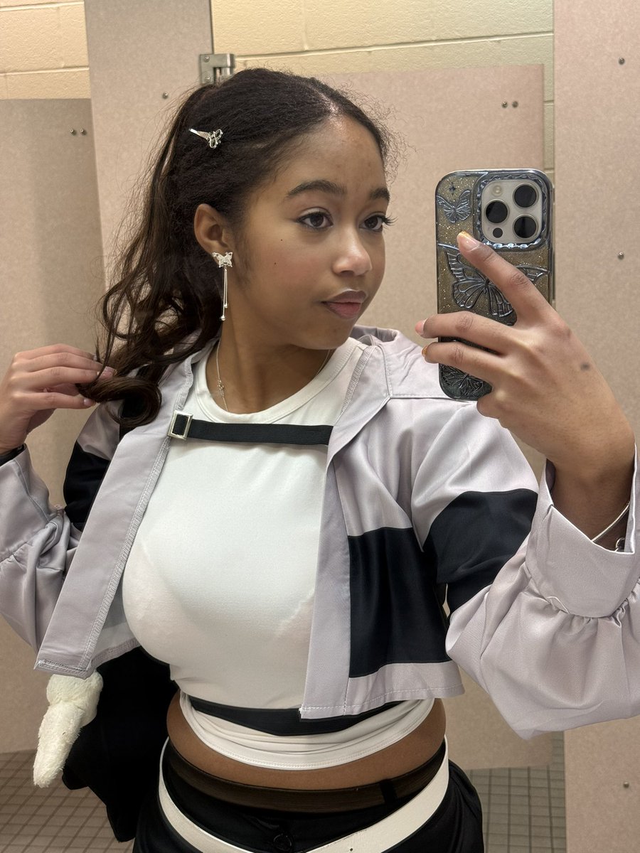 lily 🫧🦋 tweet media