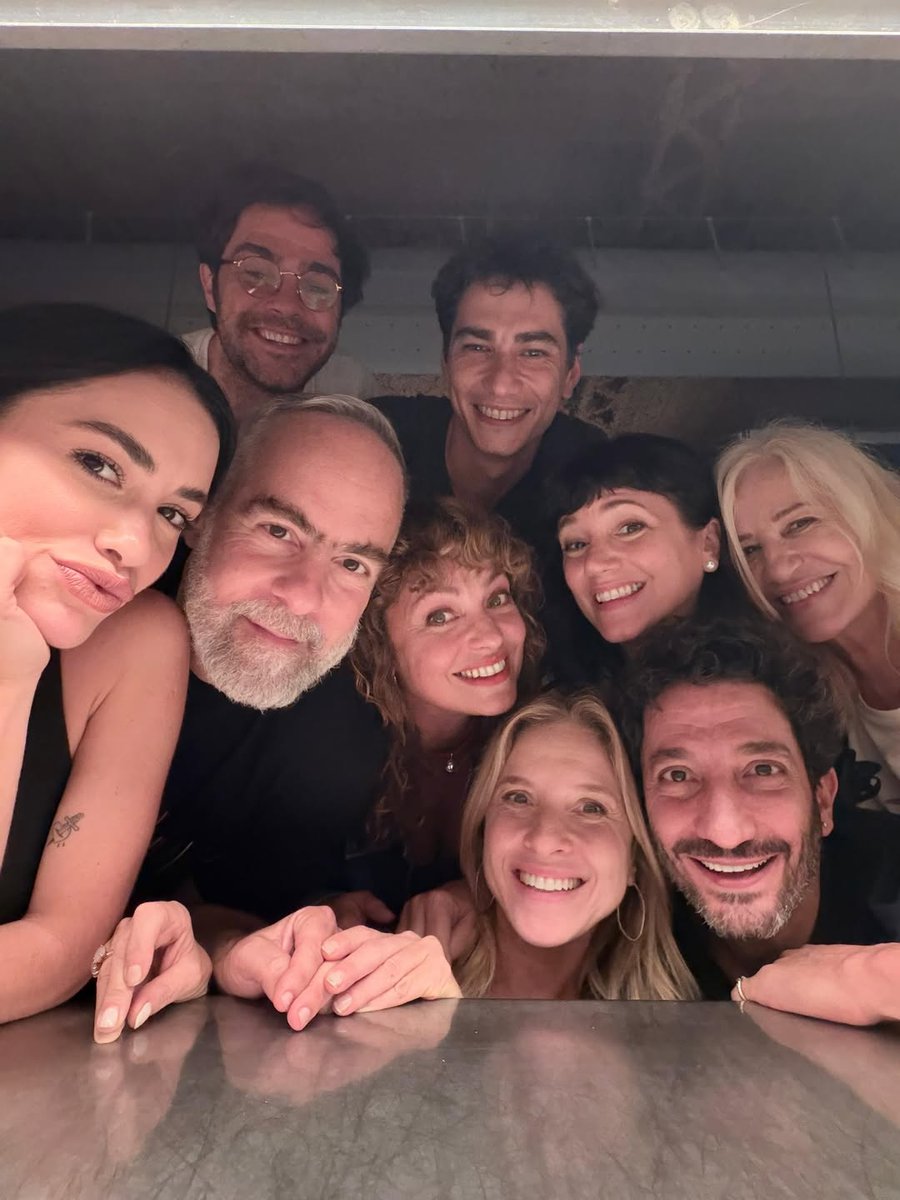 📸 LALI junto a Peter Lanzani, Dolores Fonzi, Mercedes Moran, Griselda Siciliani, Carla Peterson, Juan Minujin y Enzo Vogrincic.