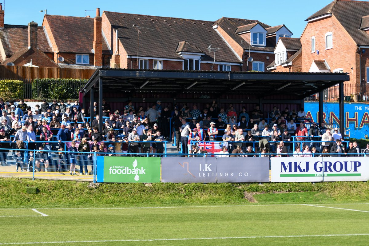Farnham Town FC tweet media