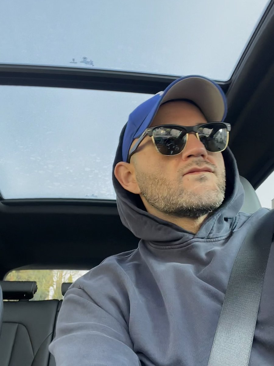 DonAl3jandro's tweet photo. 🧔‍♀️ https://t.co/SNBbqiMznc