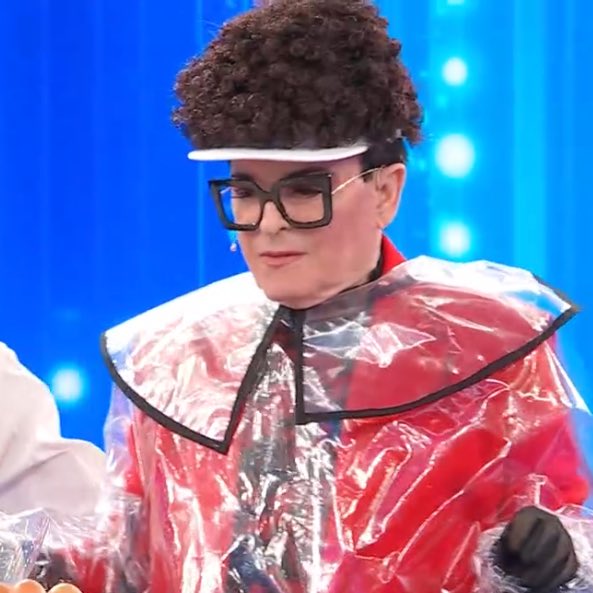 AIUTOOO #Amici25