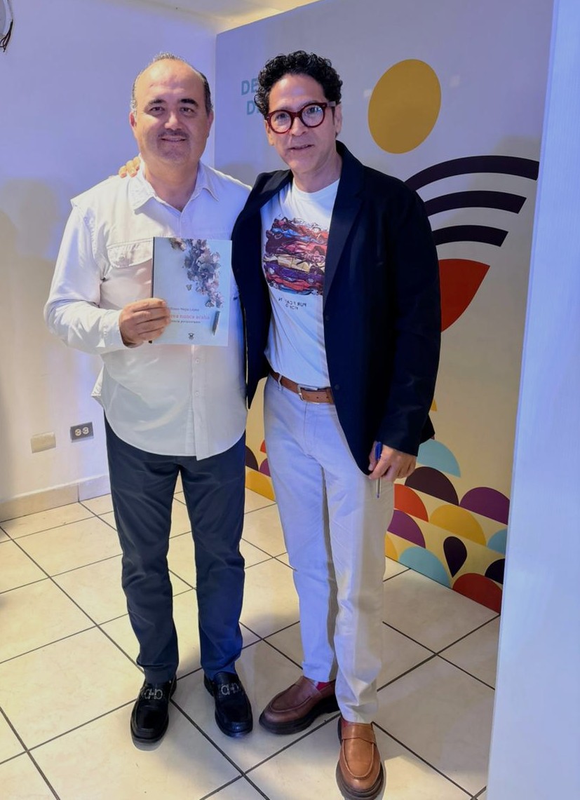 MemoRomeromzt's tweet photo. Contento de acompañar al Dr, @JuanAlfonsoML en presentación de su libro, “La tarea nunca acaba, una urgencia perseverante” en la #FeliUAS #Mazatlán. Agradezco las atenciones de Sergio Mario Arredondo, Secretario Académico de la #UAS, y de Giova Camacho, Director de #Faciso. https://t.co/3IxeQKmEWj