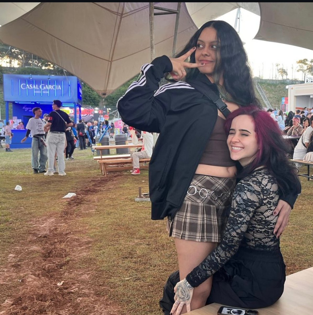 vickykase | lohikåårme ☪︎ tweet media