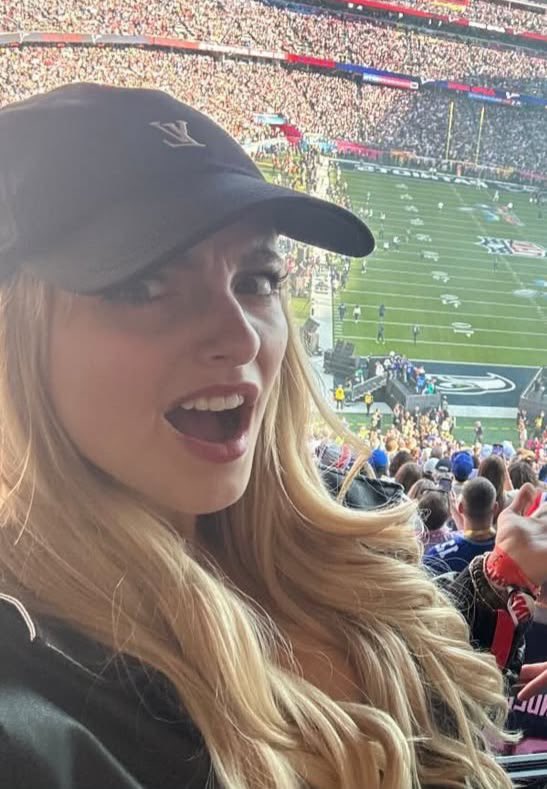 𝜗𝜚 tweet media