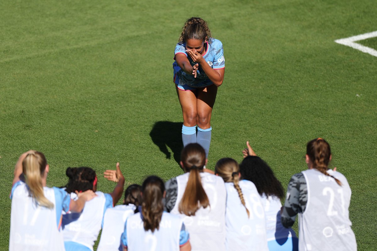 NWSL's tweet photo. HAVE YOURSELF A DAY KIKI VAN ZANTEN 🤪 https://t.co/SIH5zBxCgv