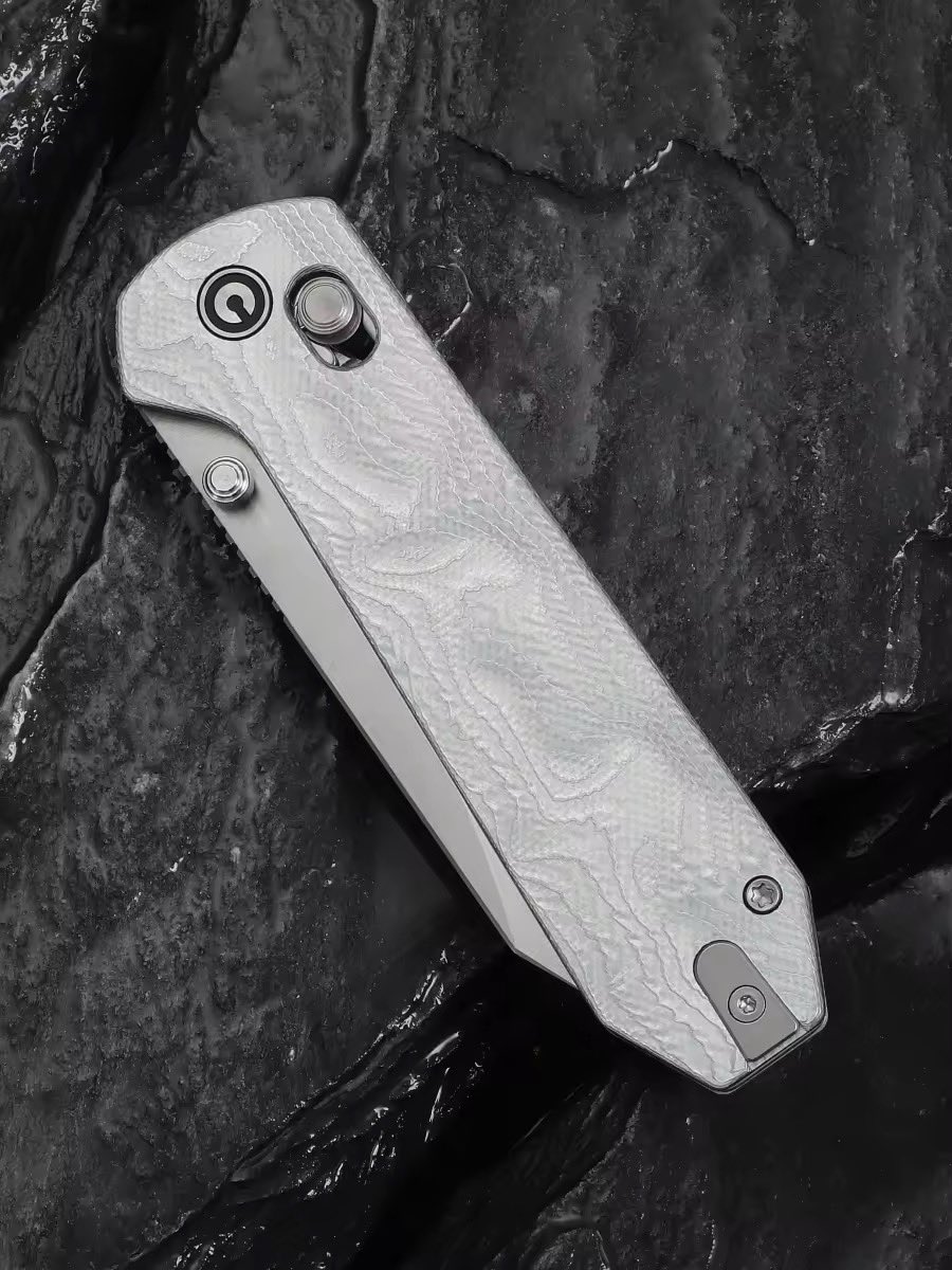 CiviviKnife's tweet image. Meet the new CIVIVI Over Yonder —
Landing on March 30th…

G10 handle with aluminum foil detail
3.35" Satin finished 14C28N blade
Smooth &amp;amp; secure crossbar lock
Designed by Zac Whitmore

civivi.com/search?type=pr…*

#civiviknife #newknife #tools #yonder